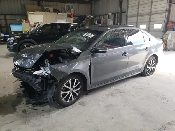 3VWDB7AJ5HM252070 2017 VOLKSWAGEN JETTA - Image 1