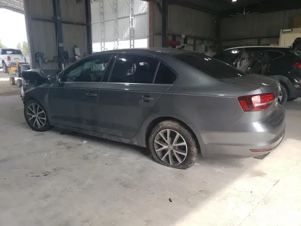 3VWDB7AJ5HM252070 2017 VOLKSWAGEN JETTA - Image 2