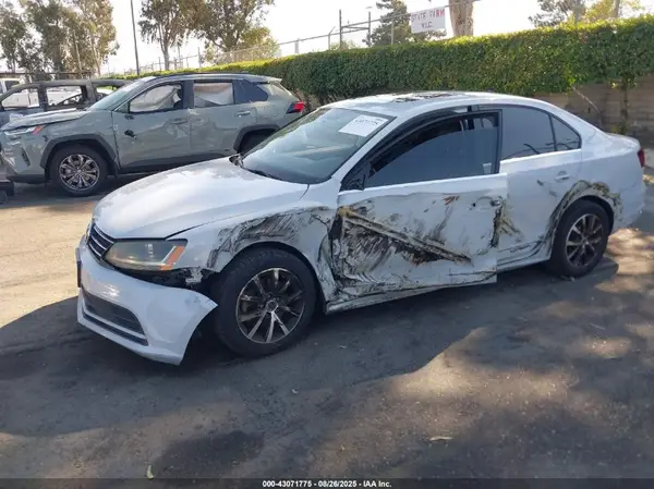 3VWDB7AJ5HM254028 2017 VOLKSWAGEN JETTA - Image 2