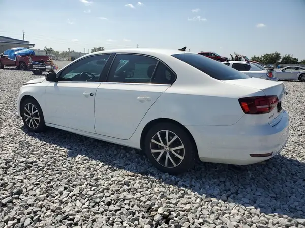 3VWDB7AJ5HM256670 2017 VOLKSWAGEN JETTA - Image 2