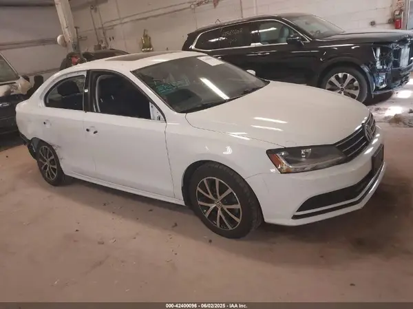3VWDB7AJ5HM257527 2017 VOLKSWAGEN JETTA - Image 1