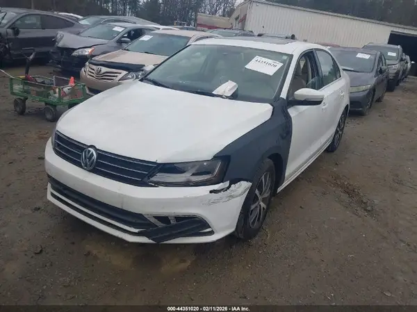 3VWDB7AJ5HM270701 2017 VOLKSWAGEN JETTA - Image 2