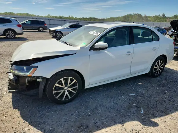 3VWDB7AJ5HM276305 2017 VOLKSWAGEN JETTA - Image 1