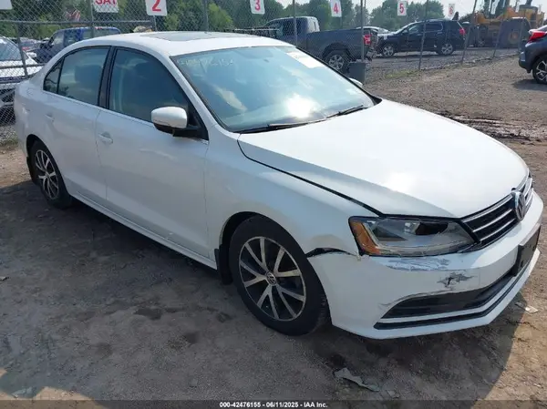 3VWDB7AJ5HM306919 2017 VOLKSWAGEN JETTA - Image 1
