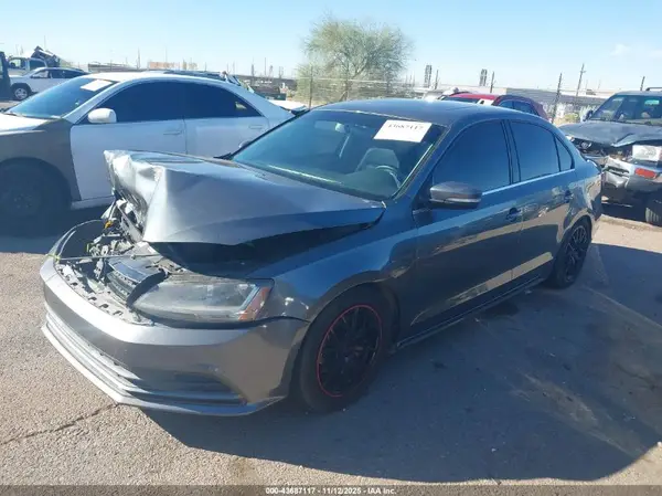3VWDB7AJ5HM352413 2017 VOLKSWAGEN JETTA - Image 2
