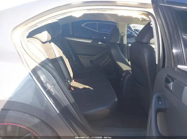3VWDB7AJ5HM352413 2017 VOLKSWAGEN JETTA - Image 8