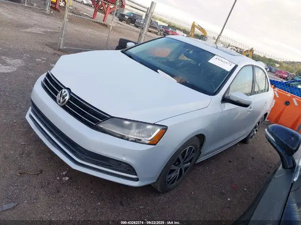 3VWDB7AJ5HM365582 2017 VOLKSWAGEN JETTA - Image 2