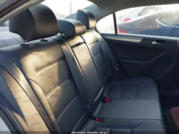 3VWDB7AJ5HM365582 2017 VOLKSWAGEN JETTA - Image 8