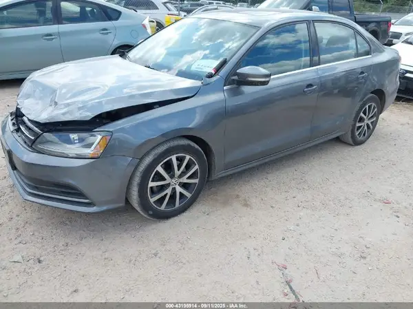 3VWDB7AJ5HM366845 2017 VOLKSWAGEN JETTA - Image 2