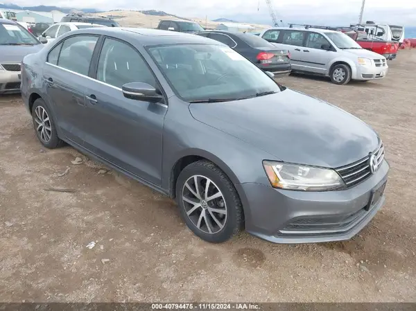 3VWDB7AJ5HM367025 2017 VOLKSWAGEN JETTA - Image 1