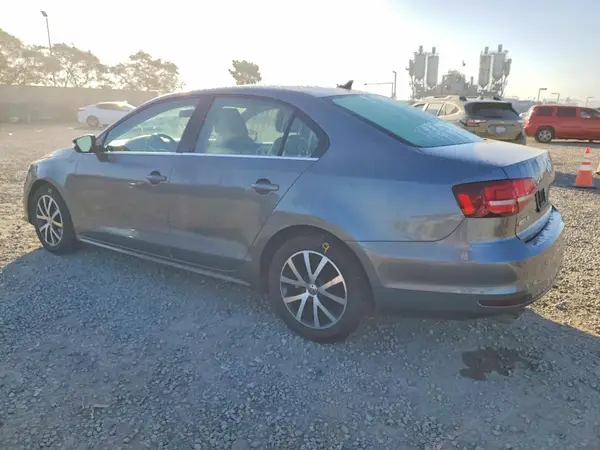 3VWDB7AJ5HM367171 2017 VOLKSWAGEN JETTA - Image 2