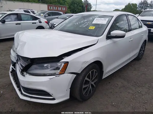 3VWDB7AJ5HM375142 2017 VOLKSWAGEN JETTA - Image 2