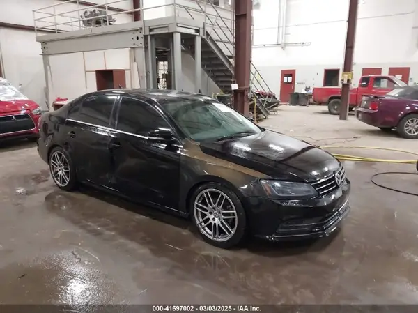3VWDB7AJ5HM394693 2017 VOLKSWAGEN JETTA - Image 1