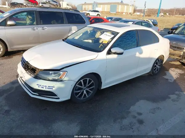 3VWDB7AJ5HM395889 2017 VOLKSWAGEN JETTA - Image 2