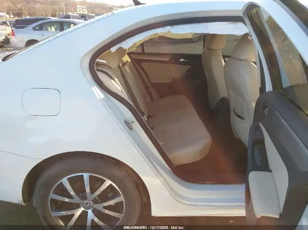 3VWDB7AJ5HM395889 2017 VOLKSWAGEN JETTA - Image 8