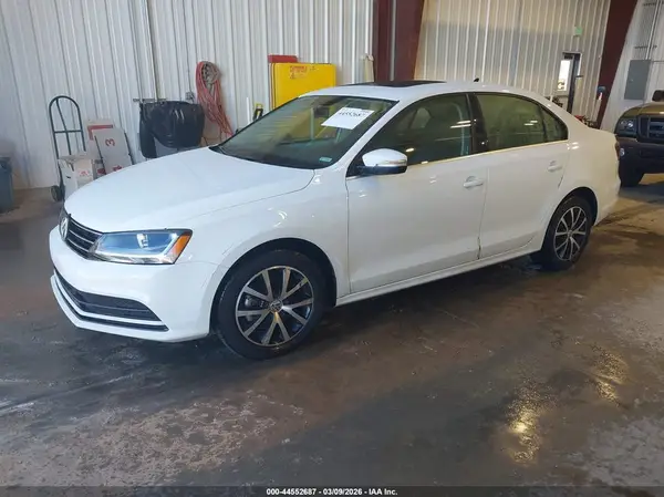 3VWDB7AJ5HM404381 2017 VOLKSWAGEN JETTA - Image 2