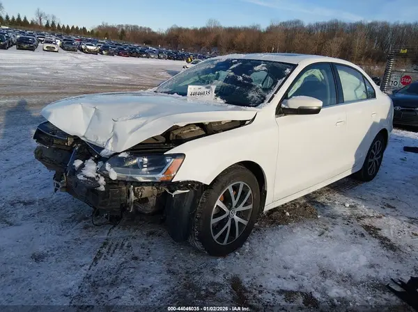 3VWDB7AJ5HM413727 2017 VOLKSWAGEN JETTA - Image 2