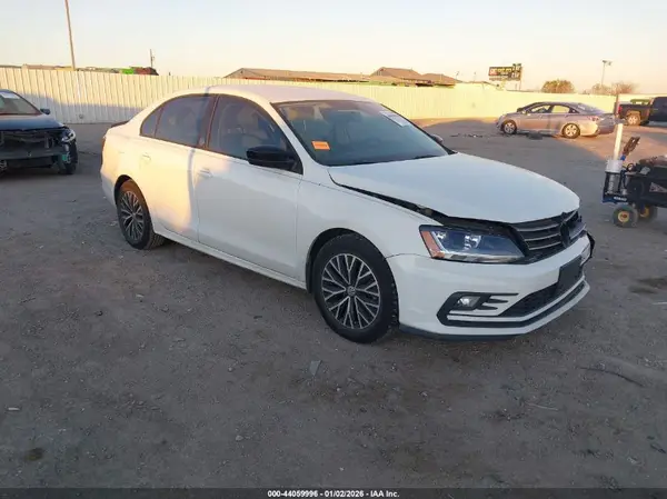 3VWDB7AJ5JM207300 2018 VOLKSWAGEN JETTA