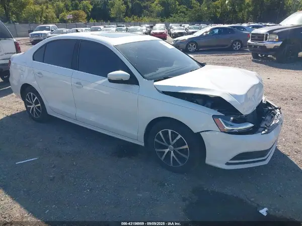 3VWDB7AJ5JM214277 2018 VOLKSWAGEN JETTA - Image 1