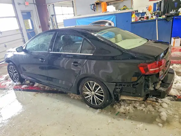 3VWDB7AJ5JM216353 2018 VOLKSWAGEN JETTA - Image 2