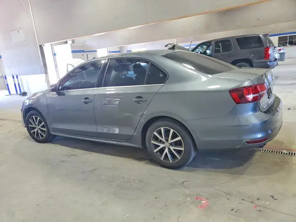 3VWDB7AJ5JM239017 2018 VOLKSWAGEN JETTA - Image 2