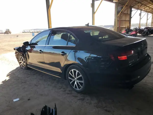 3VWDB7AJ5JM259896 2018 VOLKSWAGEN JETTA - Image 2
