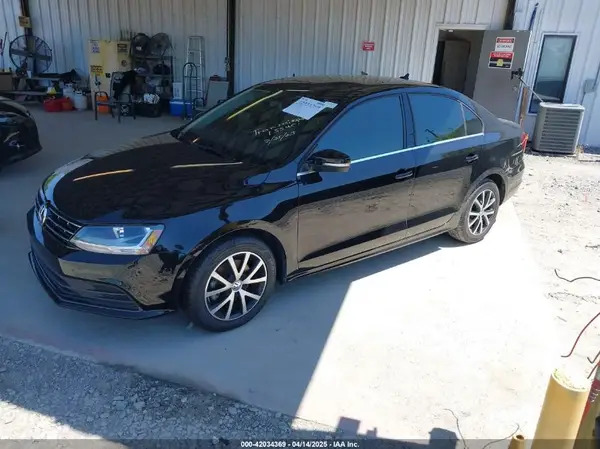 3VWDB7AJ5JM261387 2018 VOLKSWAGEN JETTA - Image 2