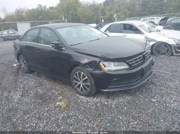 3VWDB7AJ5JM263785 2018 VOLKSWAGEN JETTA - Image 1