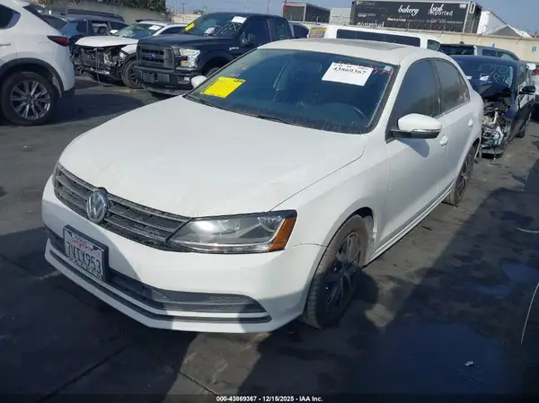 3VWDB7AJ6HM201080 2017 VOLKSWAGEN JETTA - Image 2