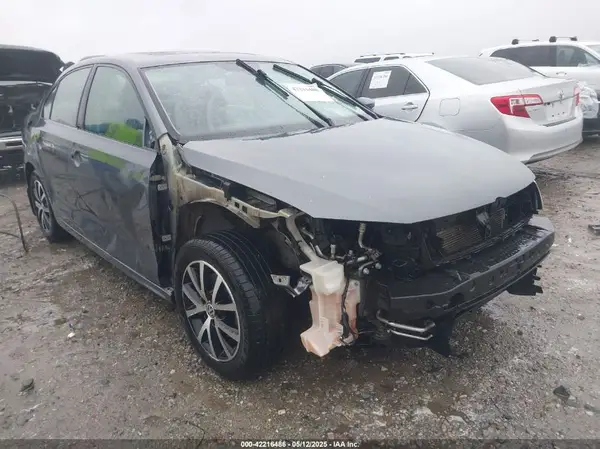 3VWDB7AJ6HM215805 2017 VOLKSWAGEN JETTA - Image 1
