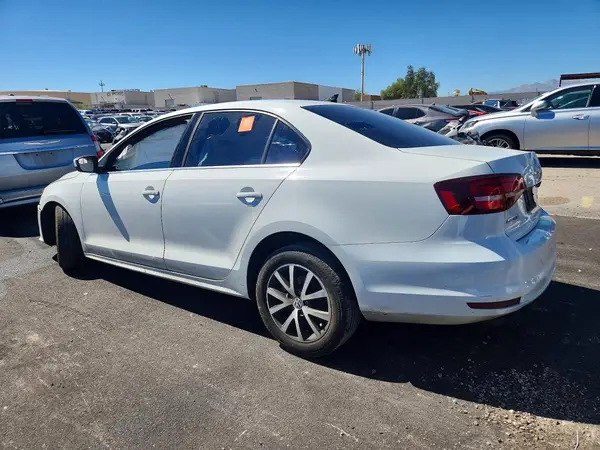 3VWDB7AJ6HM218283 2017 VOLKSWAGEN JETTA - Image 2