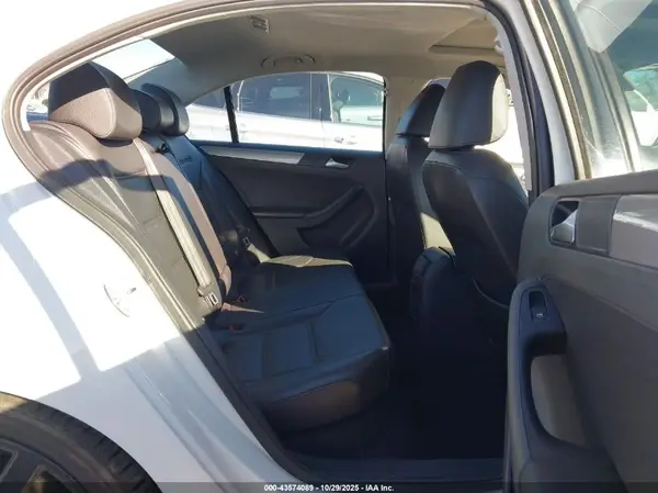 3VWDB7AJ6HM233267 2017 VOLKSWAGEN JETTA - Image 8