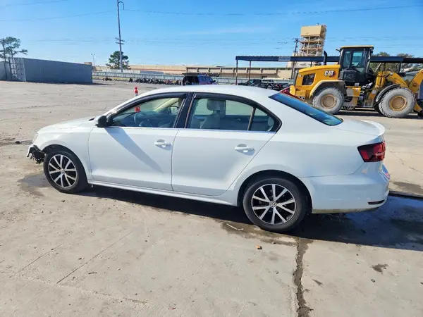 3VWDB7AJ6HM236671 2017 VOLKSWAGEN JETTA - Image 2