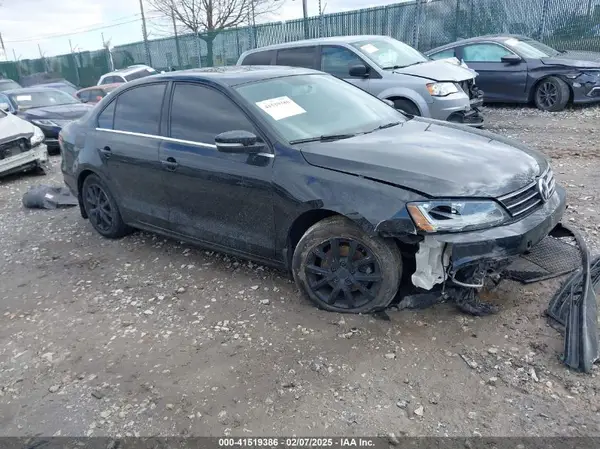 3VWDB7AJ6HM239523 2017 VOLKSWAGEN JETTA - Image 1