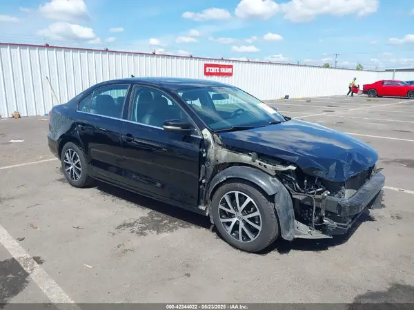 3VWDB7AJ6HM256743 2017 VOLKSWAGEN JETTA - Image 1