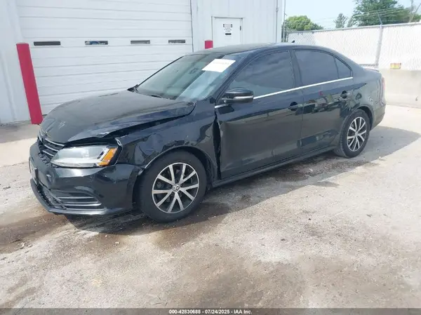 3VWDB7AJ6HM270805 2017 VOLKSWAGEN JETTA - Image 2