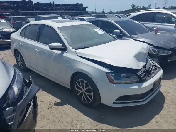 3VWDB7AJ6HM303656 2017 VOLKSWAGEN JETTA - Image 1