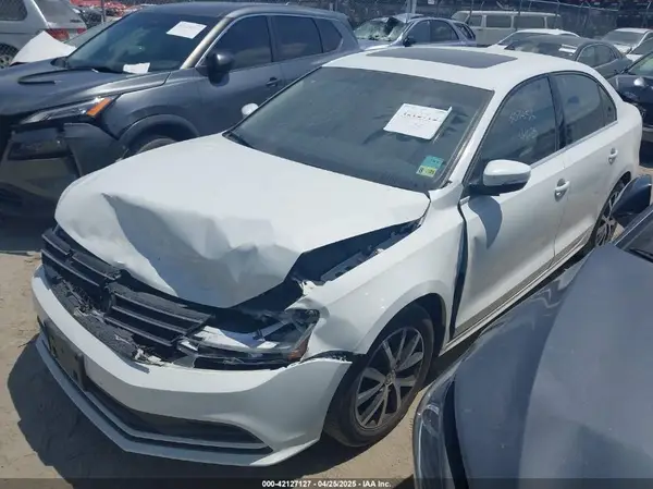 3VWDB7AJ6HM303656 2017 VOLKSWAGEN JETTA - Image 2