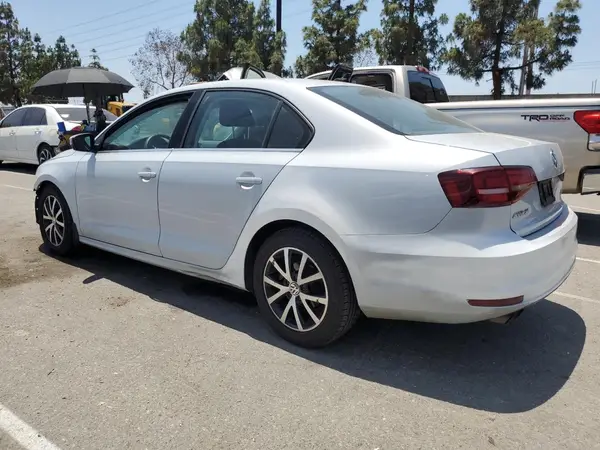 3VWDB7AJ6HM320571 2017 VOLKSWAGEN JETTA - Image 2