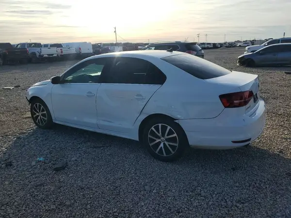 3VWDB7AJ6HM320991 2017 VOLKSWAGEN JETTA - Image 2