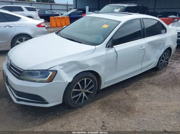 3VWDB7AJ6HM321980 2017 VOLKSWAGEN JETTA - Image 2
