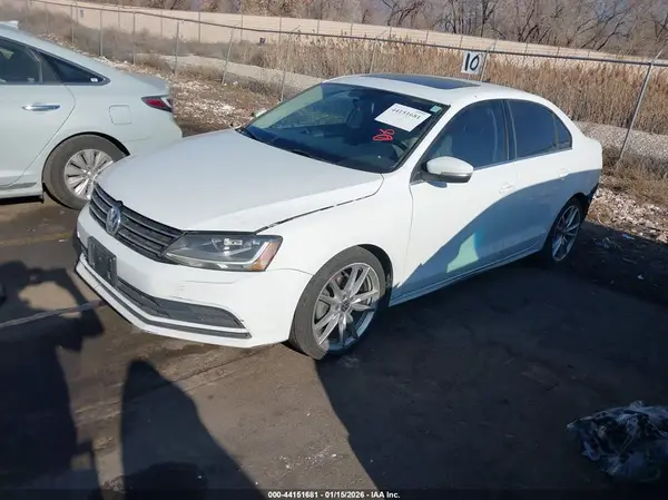 3VWDB7AJ6HM353828 2017 VOLKSWAGEN JETTA - Image 2