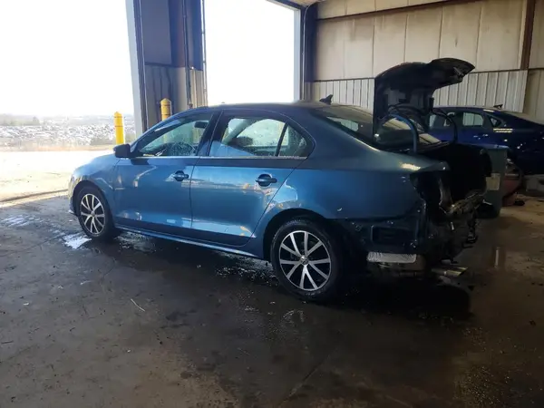 3VWDB7AJ6HM369737 2017 VOLKSWAGEN JETTA - Image 2
