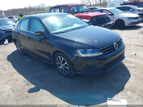 3VWDB7AJ6HM390944 2017 VOLKSWAGEN JETTA - Image 1
