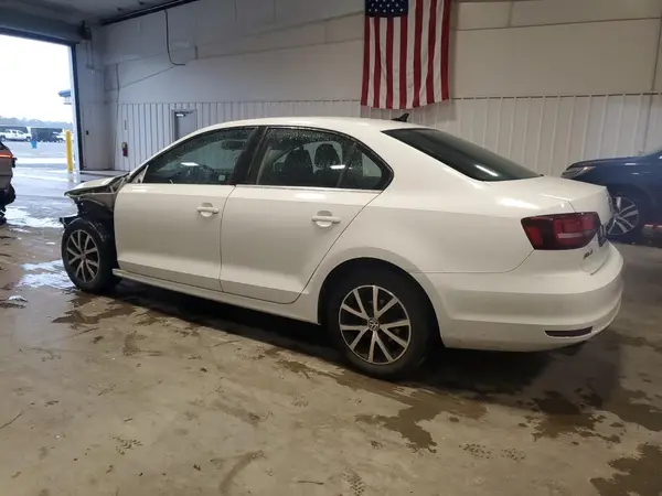 3VWDB7AJ6HM392855 2017 VOLKSWAGEN JETTA - Image 2