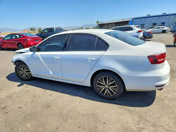 3VWDB7AJ6JM204776 2018 VOLKSWAGEN JETTA - Image 2