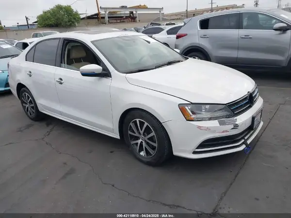 3VWDB7AJ6JM227877 2018 VOLKSWAGEN JETTA - Image 1