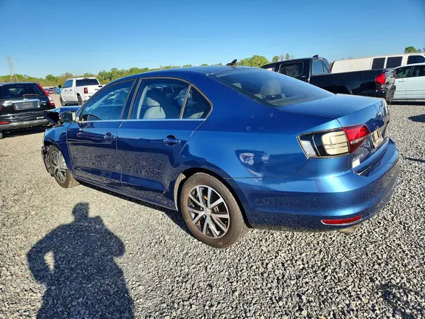 3VWDB7AJ6JM229581 2018 VOLKSWAGEN JETTA - Image 2