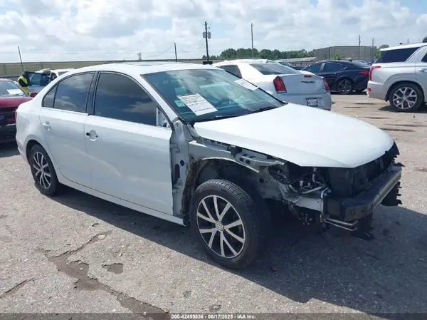 3VWDB7AJ6JM229726 2018 VOLKSWAGEN JETTA - Image 1