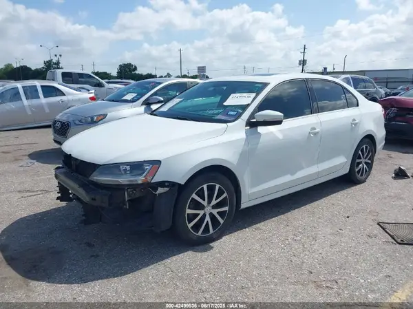 3VWDB7AJ6JM229726 2018 VOLKSWAGEN JETTA - Image 2